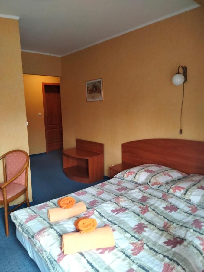 Zajazd Restauracja Machliny Экстерьер фото