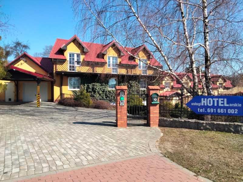 Zajazd Restauracja Machliny Экстерьер фото