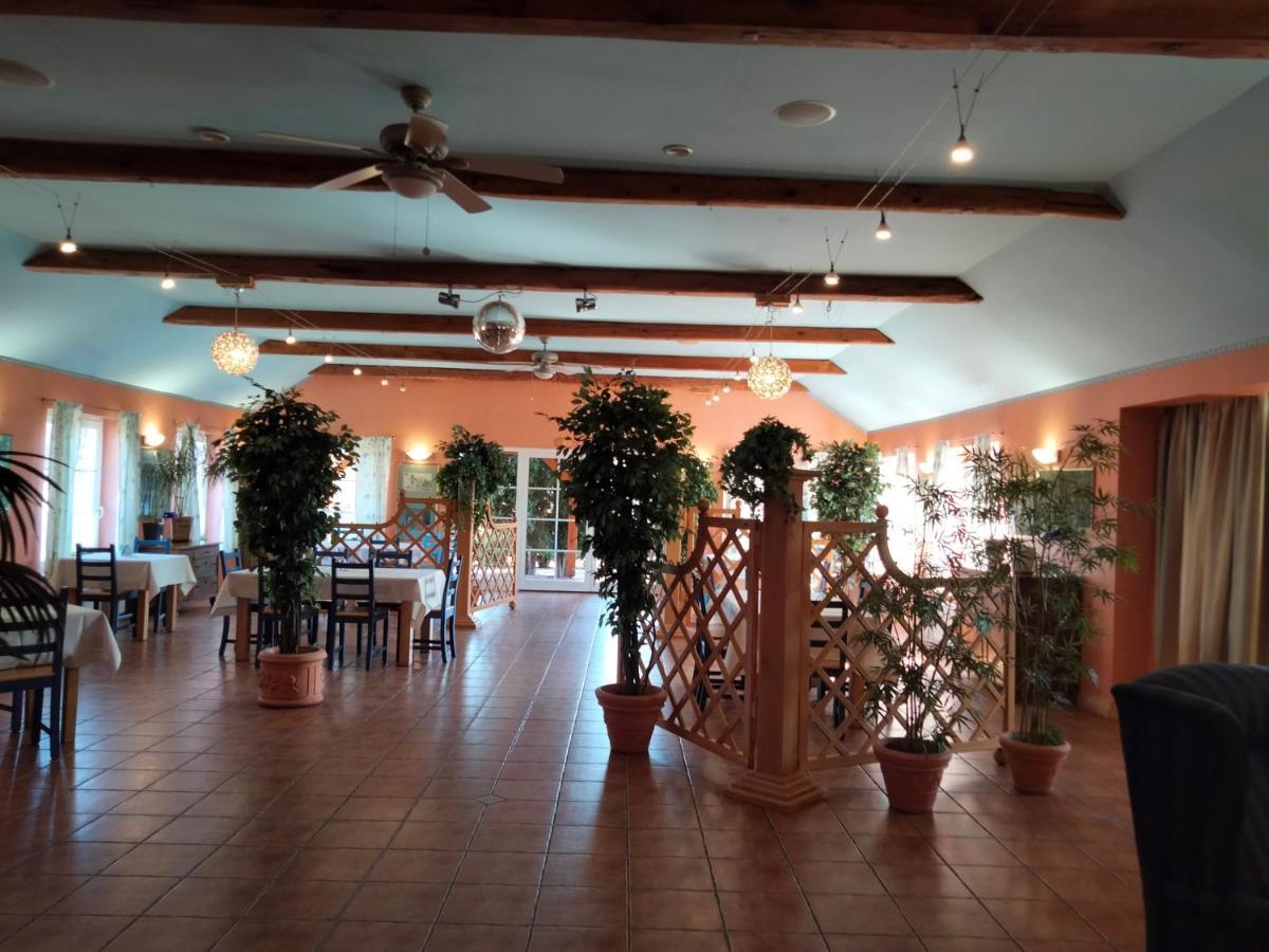 Zajazd Restauracja Machliny Экстерьер фото