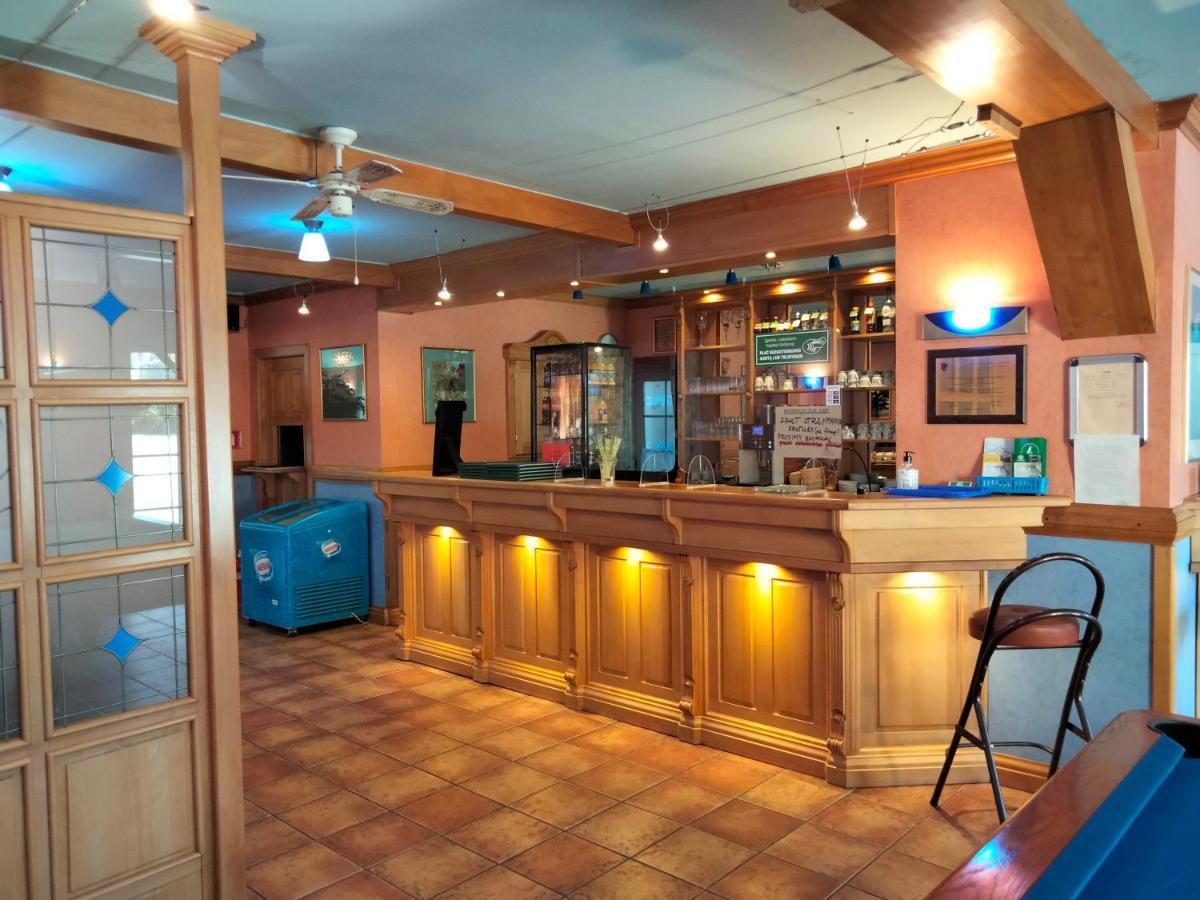 Zajazd Restauracja Machliny Экстерьер фото