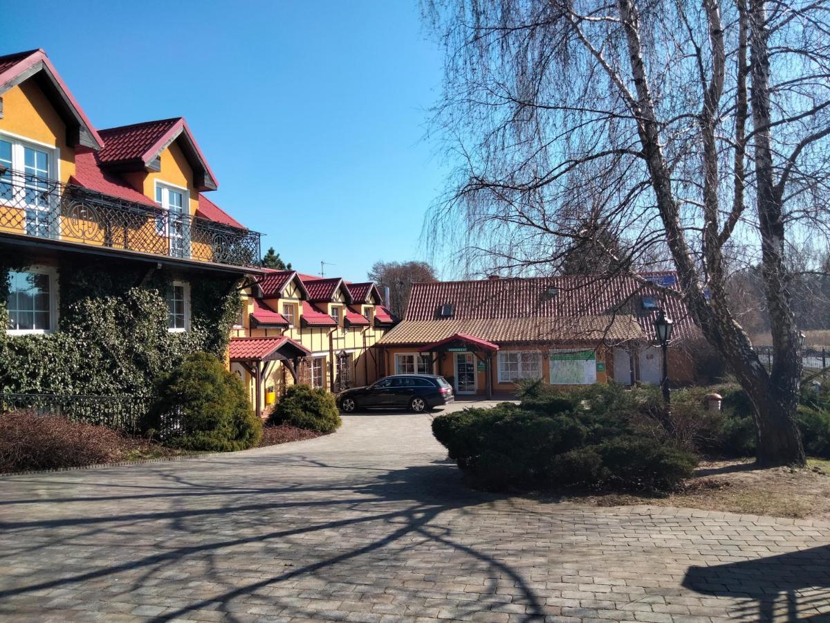 Zajazd Restauracja Machliny Экстерьер фото