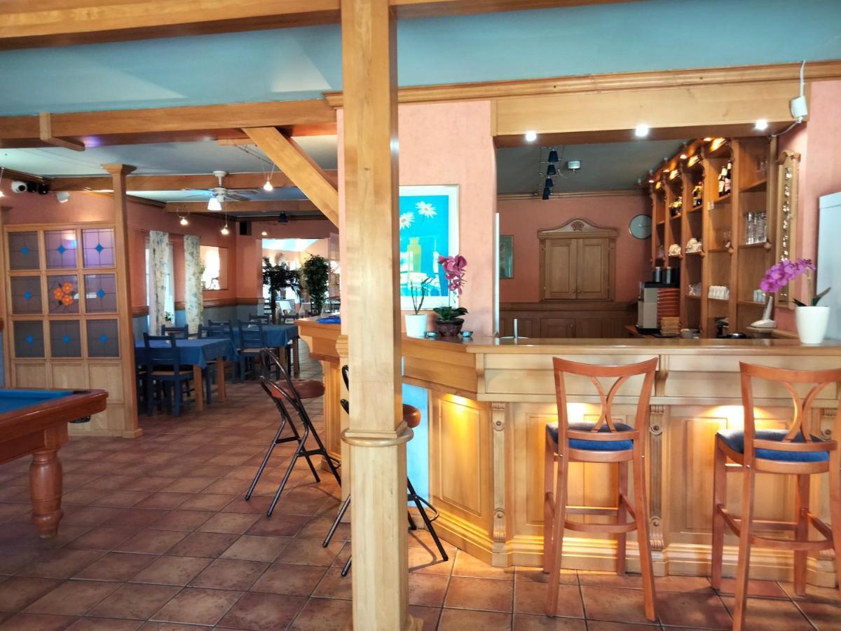 Zajazd Restauracja Machliny Экстерьер фото